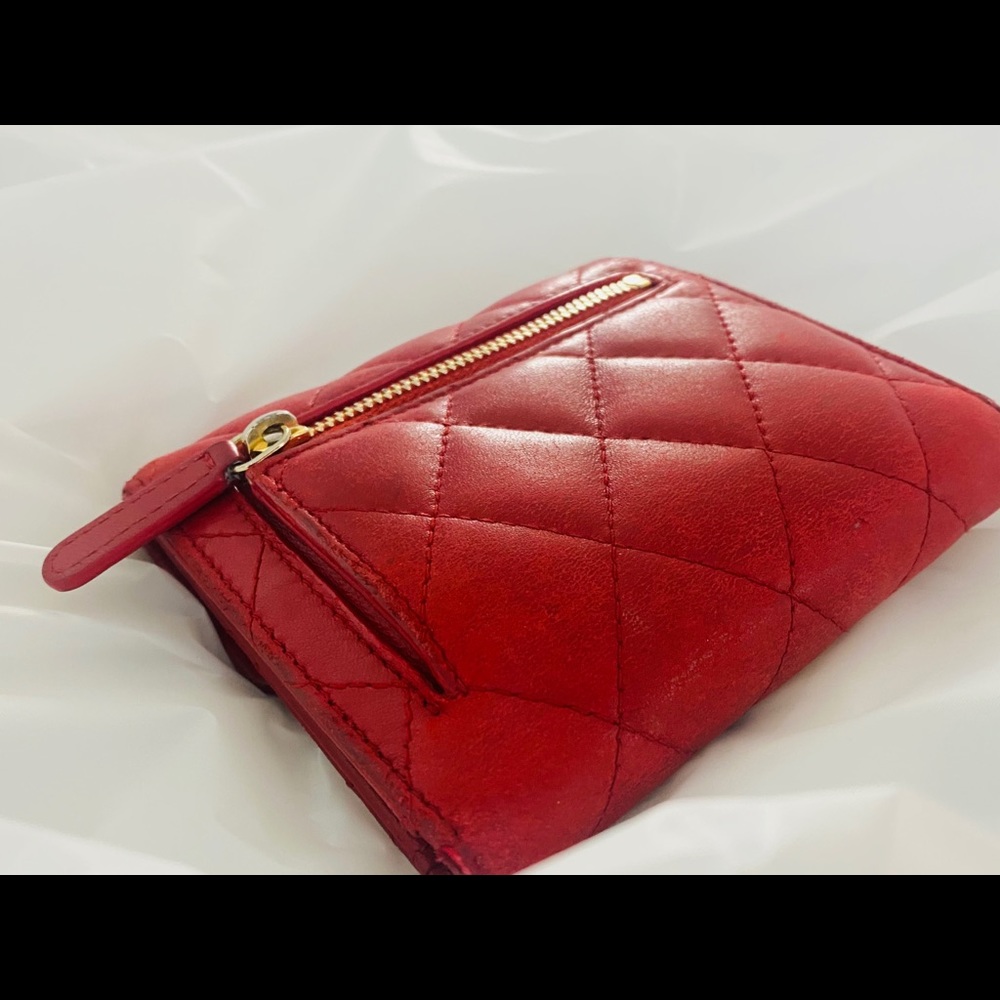 CHANEL Wallet Red Quilted Mini Bifold Leather - Picture 2 of 10